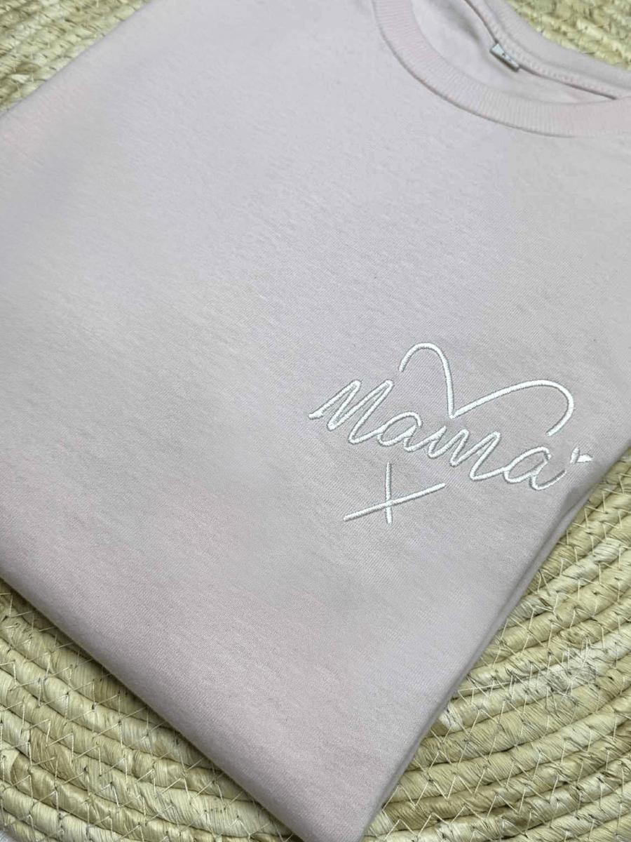 Geborduurde Mama in hartje T-shirt - velvexo