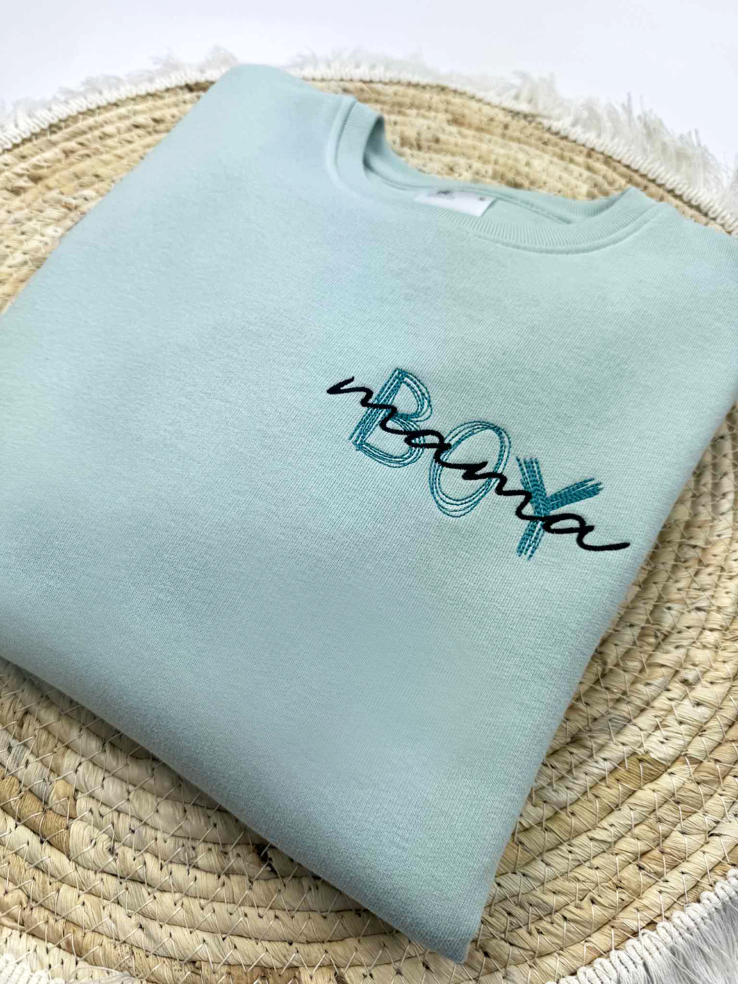 Geborduurde Mama Boy sweater