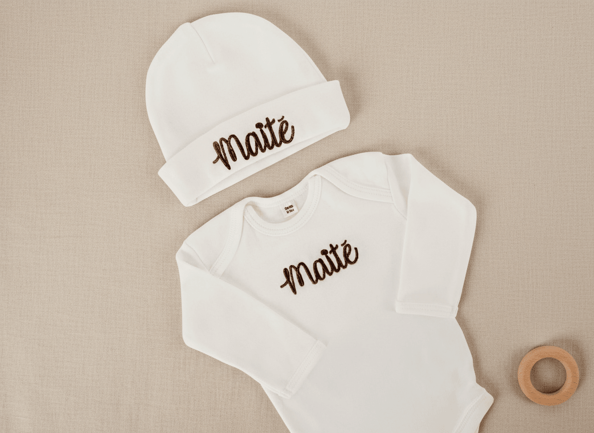 Babyset met naam - Romper & muts - Kraamcadeau - velvexo