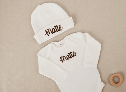 Babyset met naam - Romper & muts - Kraamcadeau - velvexo
