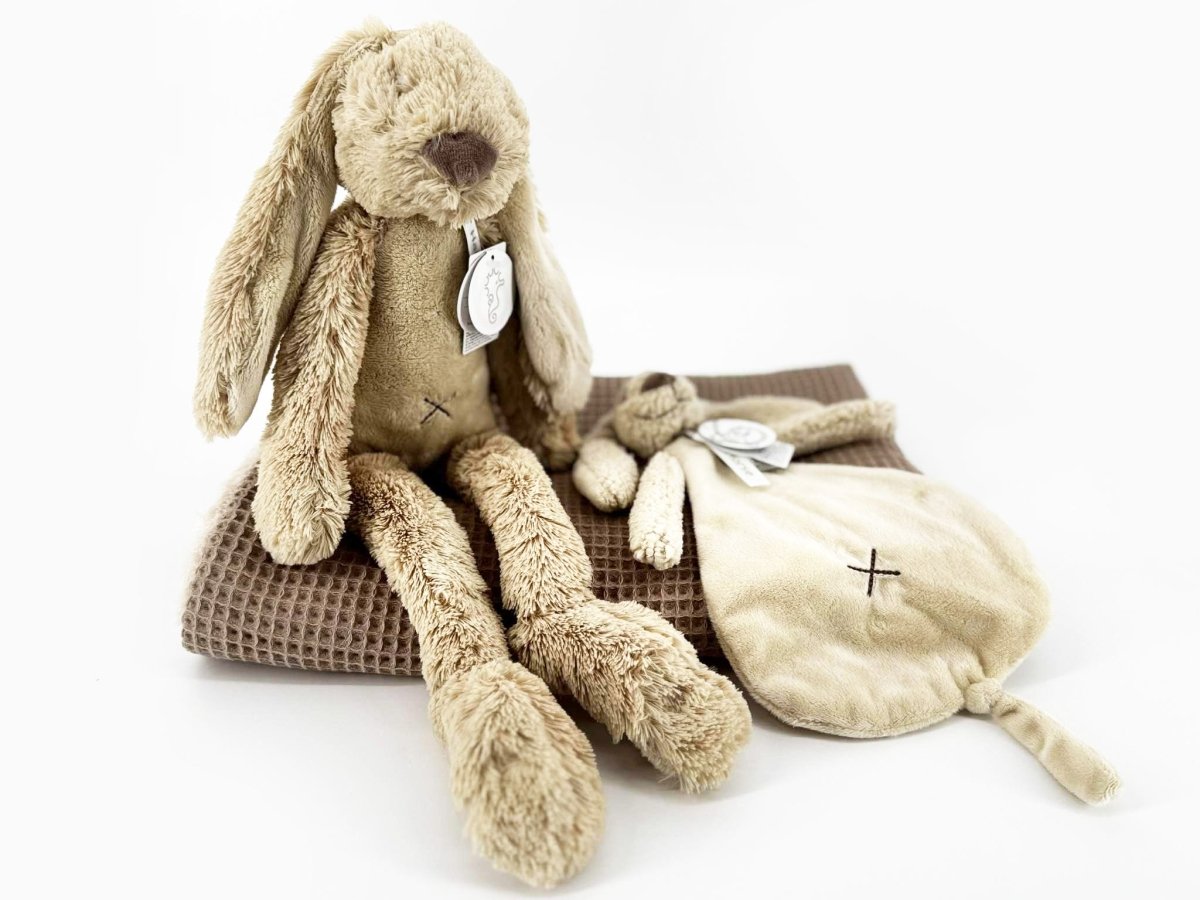 Cadeaubox met handgemaakt deken, knuffel & knuffeldoekje - velvexo