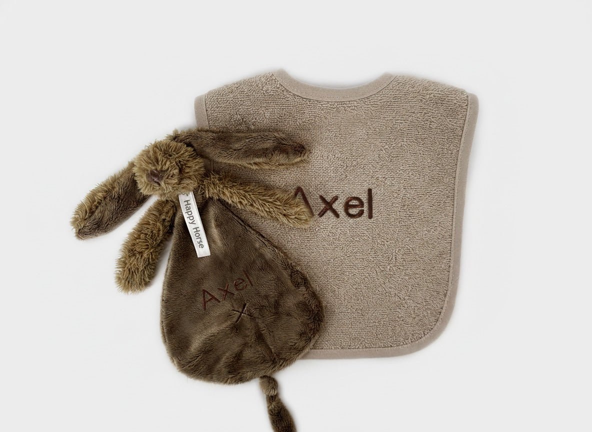 Cream slab met bruin knuffeldoekje – set met naam Happy Horse Richie - velvexo