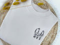 Gepersonaliseerde familie sweater met borstborduring - velvexo